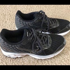 Mizuno Women’s Waverider19 - Sz. 6.5